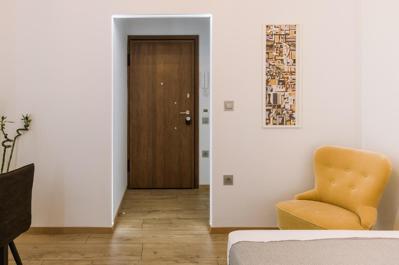 Minimal Apartment On The Shadow Of The Acropolis Athens Exterior photo