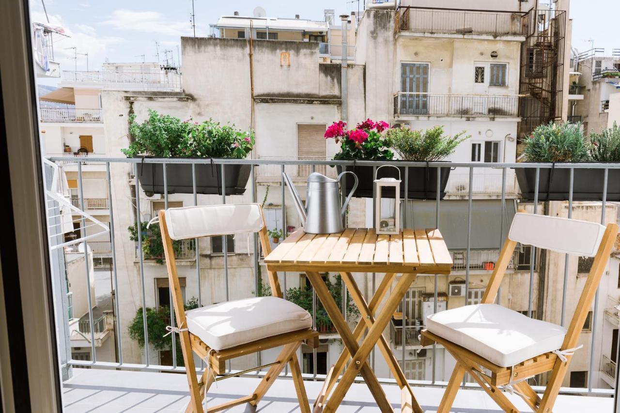Minimal Apartment On The Shadow Of The Acropolis Athens Exterior photo